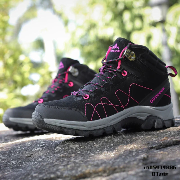 PeakClimb: Waterproof Hiking Boots for Endless Adventures and Maximum Comfort